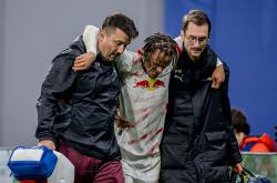 开云体育地址-瑞士足球队球员因伤离场情况堪忧