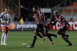 开云体育app下载-比赛中球队防守结构稳固，守住胜局