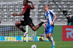 开云体育官网入口-柏林赫塔全队合力拼搏，成功击败对手取得胜利