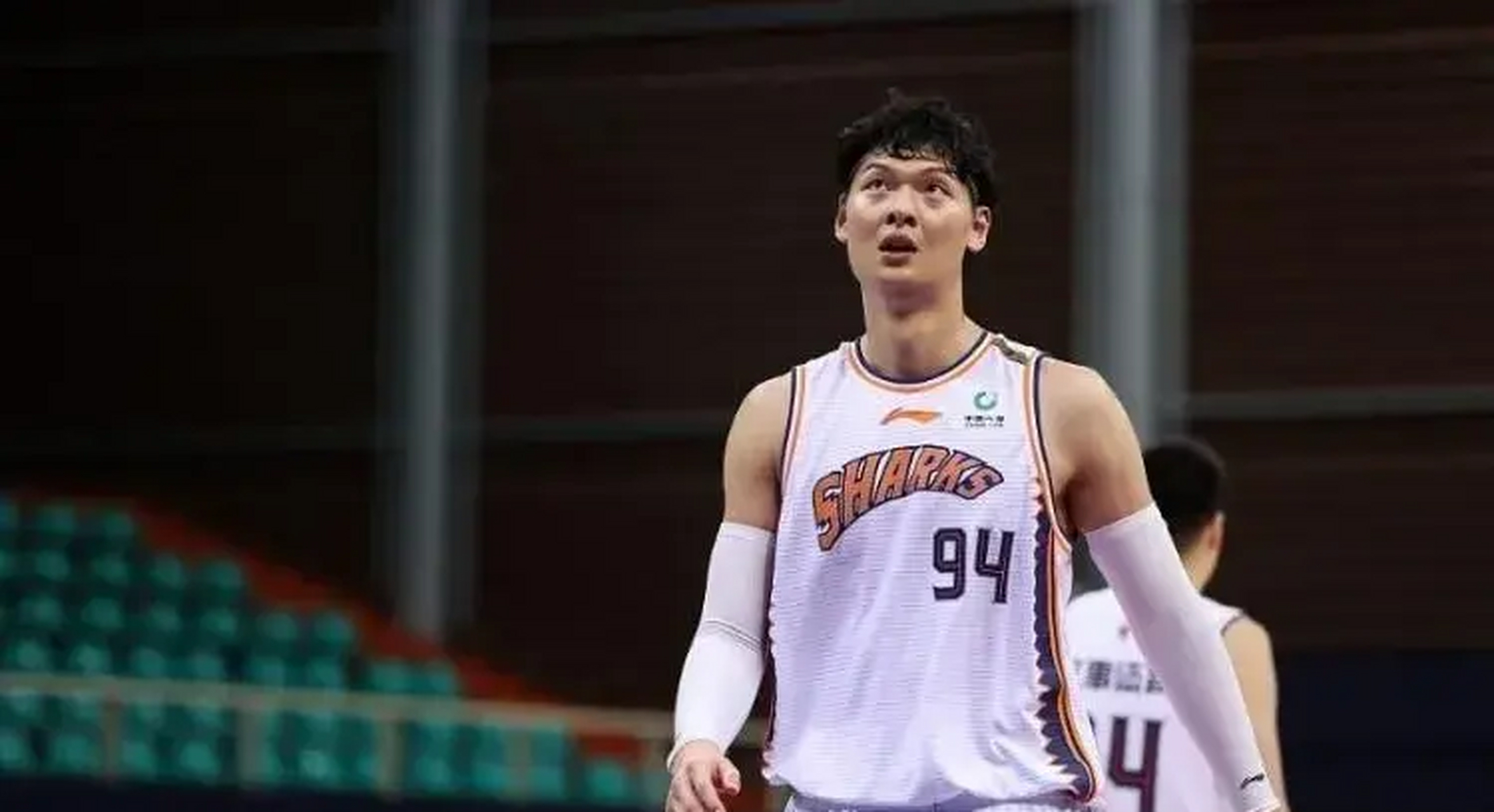 关于球队核心在比赛中受伤,教练组开始调整战术布局的信息 关于球队核心在比赛中受伤,教练组开始调整战术布局的信息