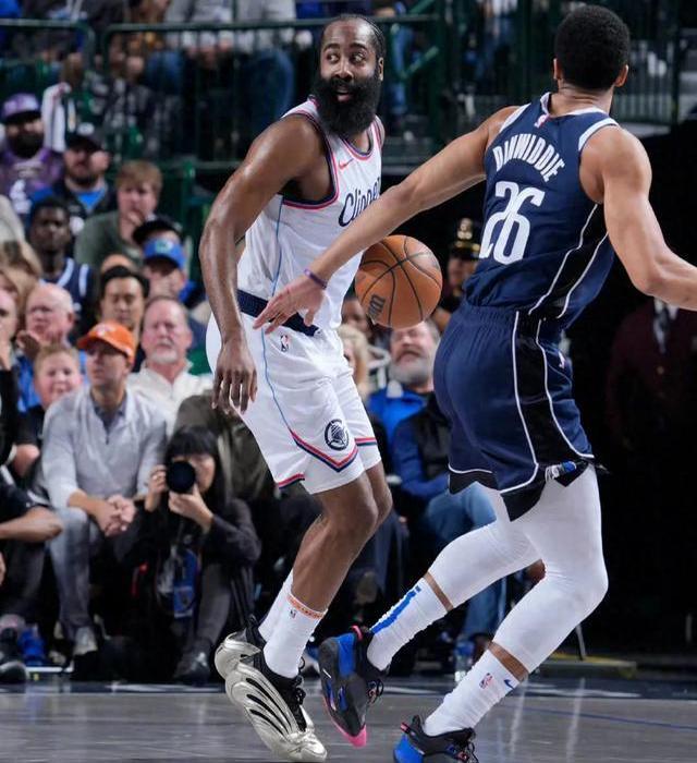 关于独行侠完胜火箭:东契奇和哈登的对决火药味十足的信息 关于独行侠完胜火箭:东契奇和哈登的对决火药味十足的信息