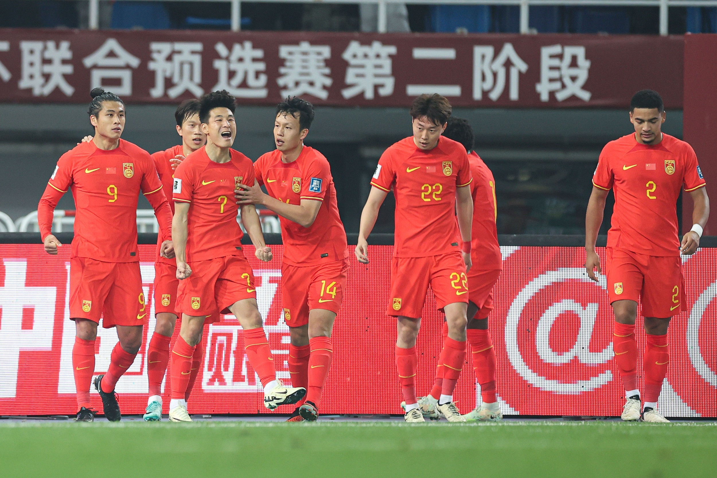 拜仁斗志昂扬,将在下一场比赛中全力以赴 拜仁斗志昂扬,将在下一场比赛中全力以赴