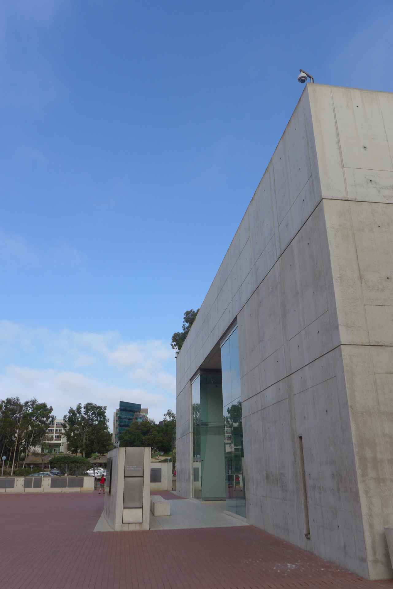 关于索尔战无数意外，后防连续失守的信息