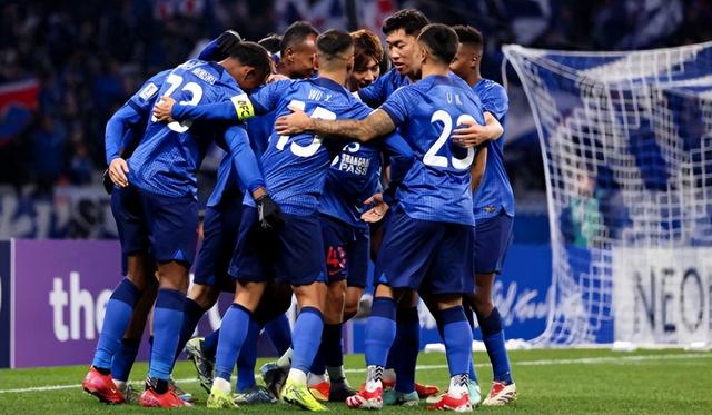 东亚球队在重要比赛中战胜对手 东亚球队在重要比赛中战胜对手