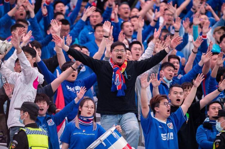 比赛中球员表现抢眼，或将受邀加盟其他球队的简单介绍