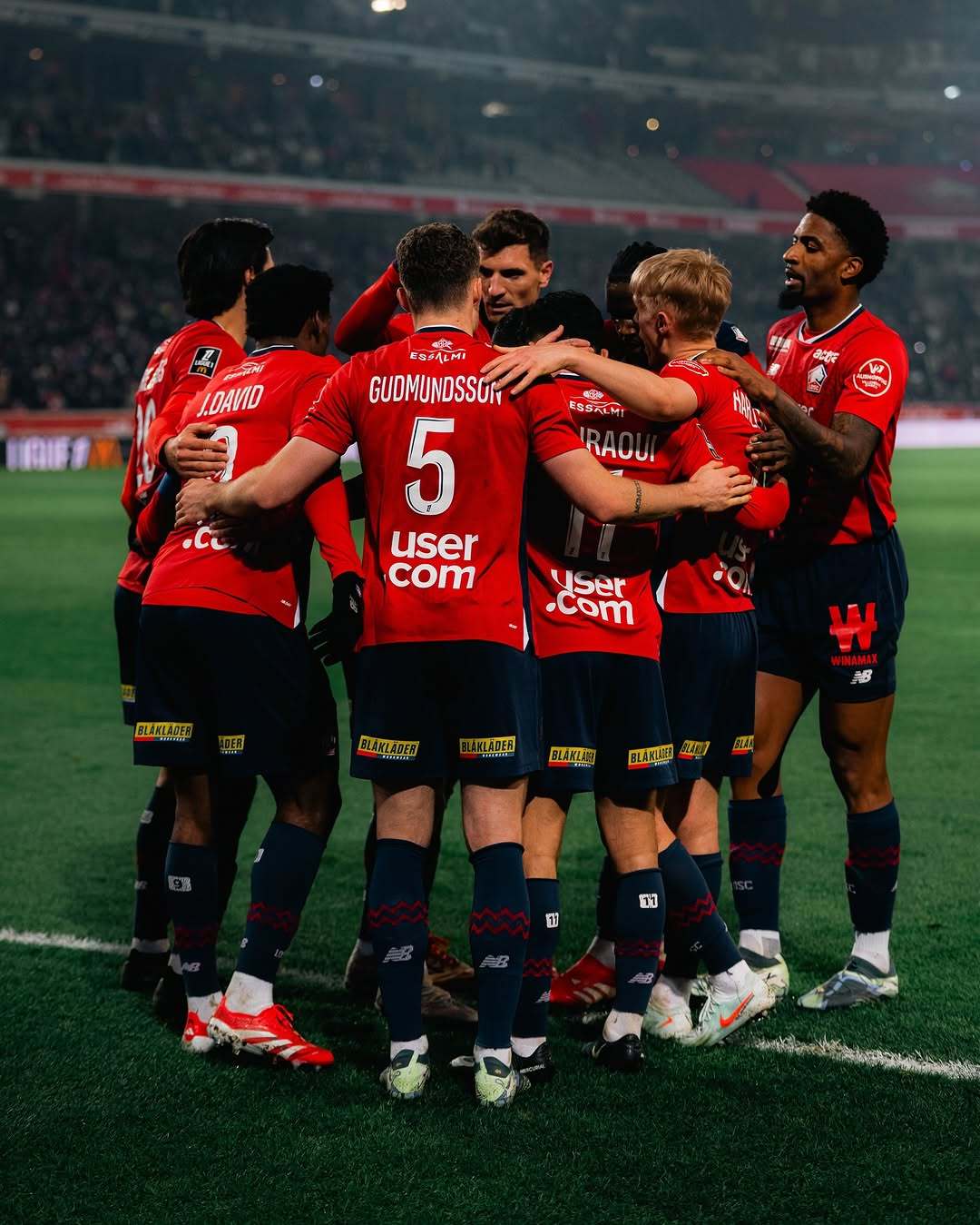 里尔在主场轻松取胜，领跑法甲的简单介绍