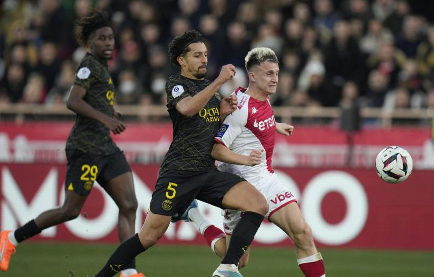 摩纳哥后防漏洞频现,球队丢球过多 摩纳哥后防漏洞频现,球队丢球过多