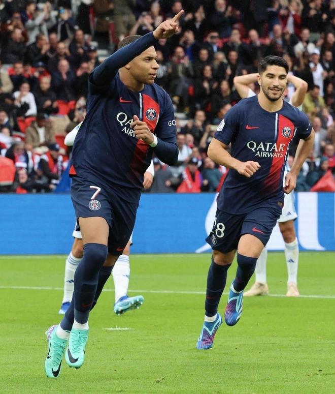 巴黎圣日耳曼球员荣登射手榜的简单介绍