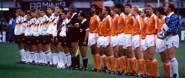 荷兰队历史性地晋级下一轮比赛的简单介绍 荷兰队历史性地晋级下一轮比赛的简单介绍