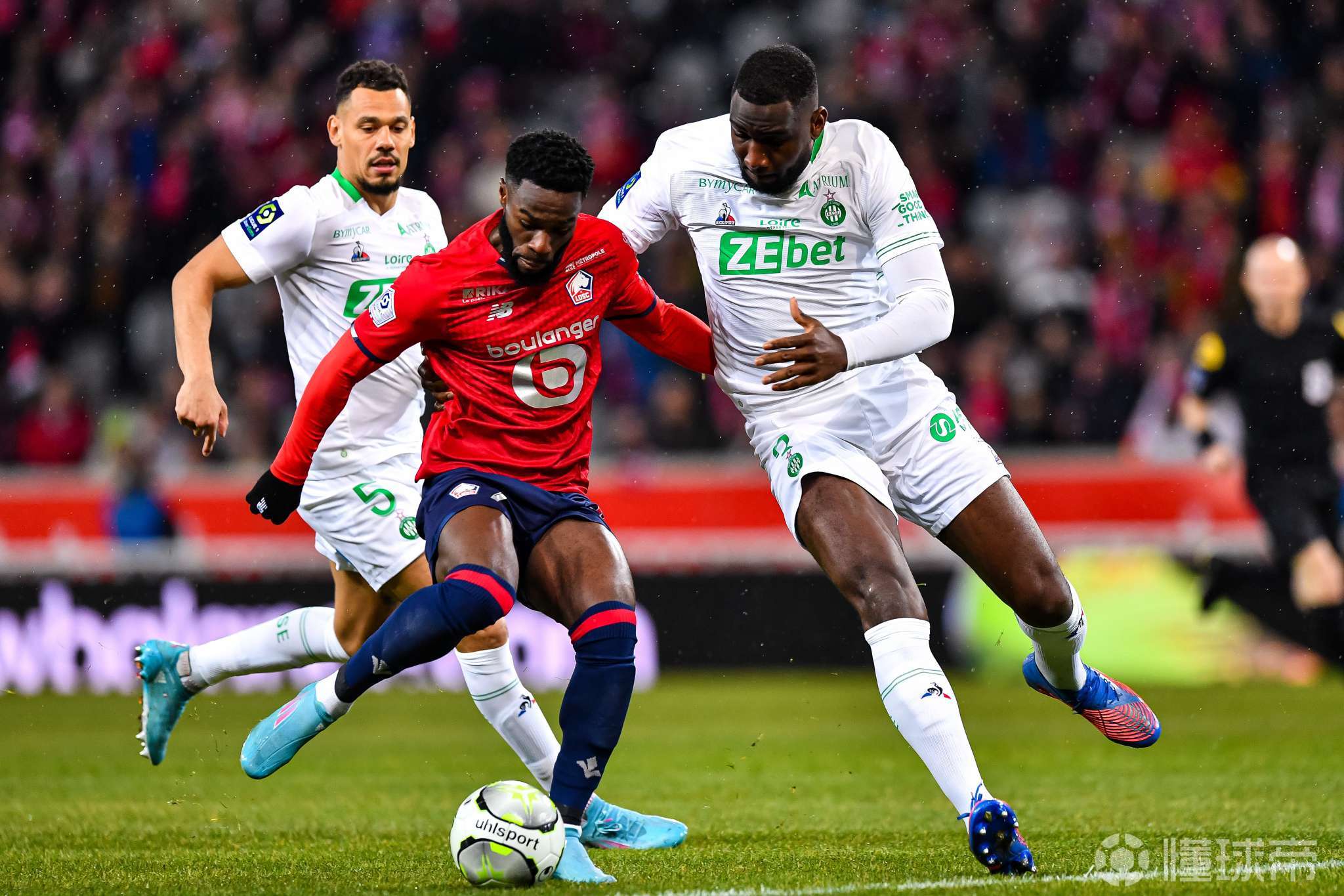 圣埃蒂安客场逼平里尔,领先位置不变的简单介绍 圣埃蒂安客场逼平里尔,领先位置不变的简单介绍