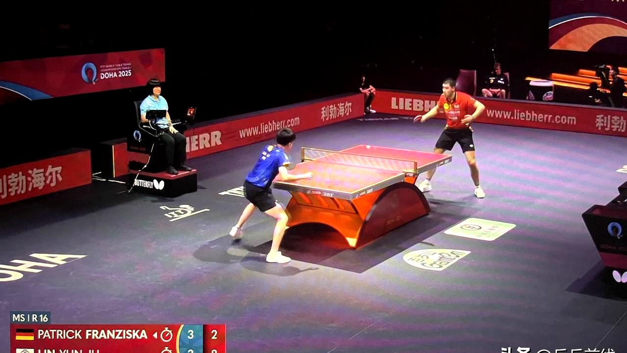 激烈相争之际，球员们鏖战不止