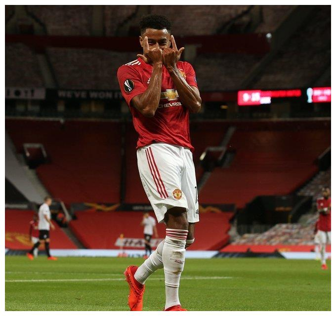 荷兰队大比分战胜对手，强势晋级