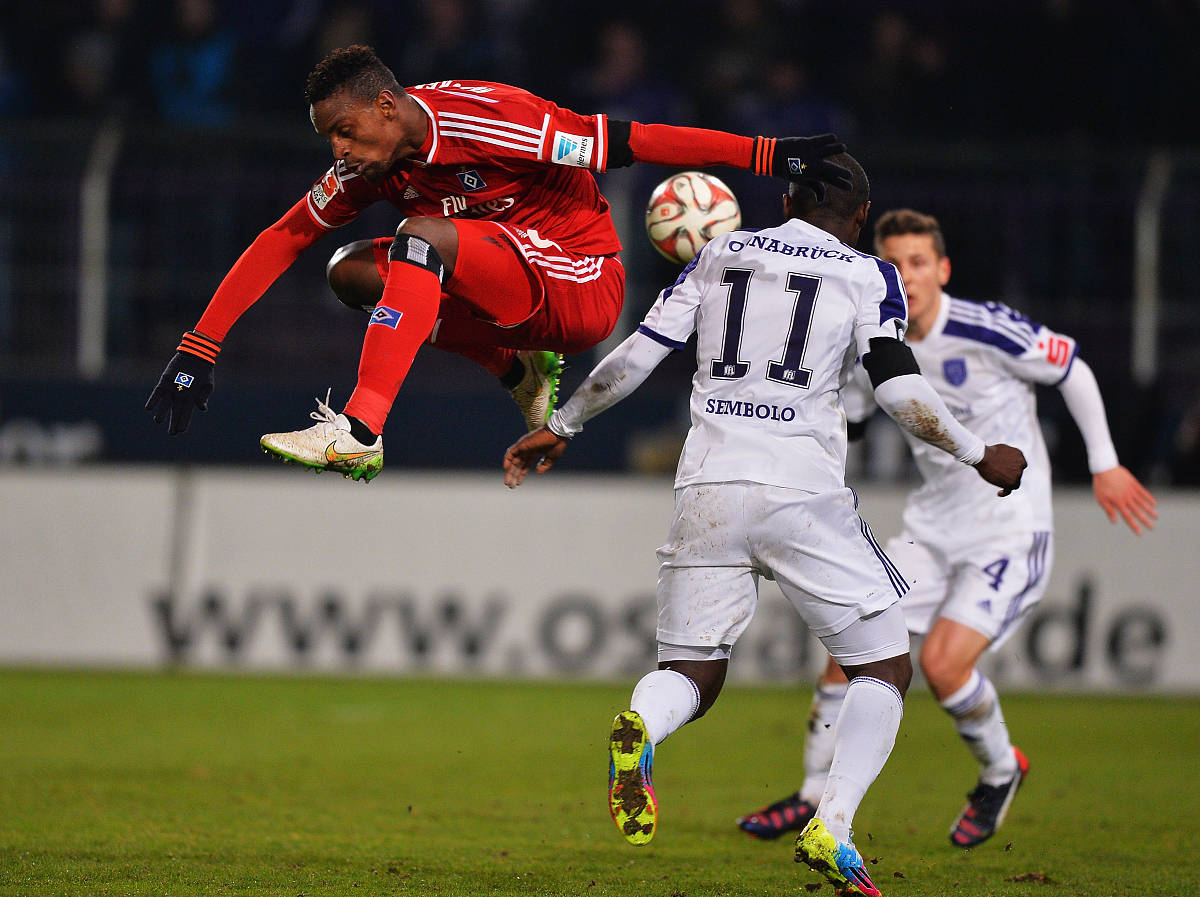 甘冈客场大胜梅斯,领先对手 甘冈客场大胜梅斯,领先对手