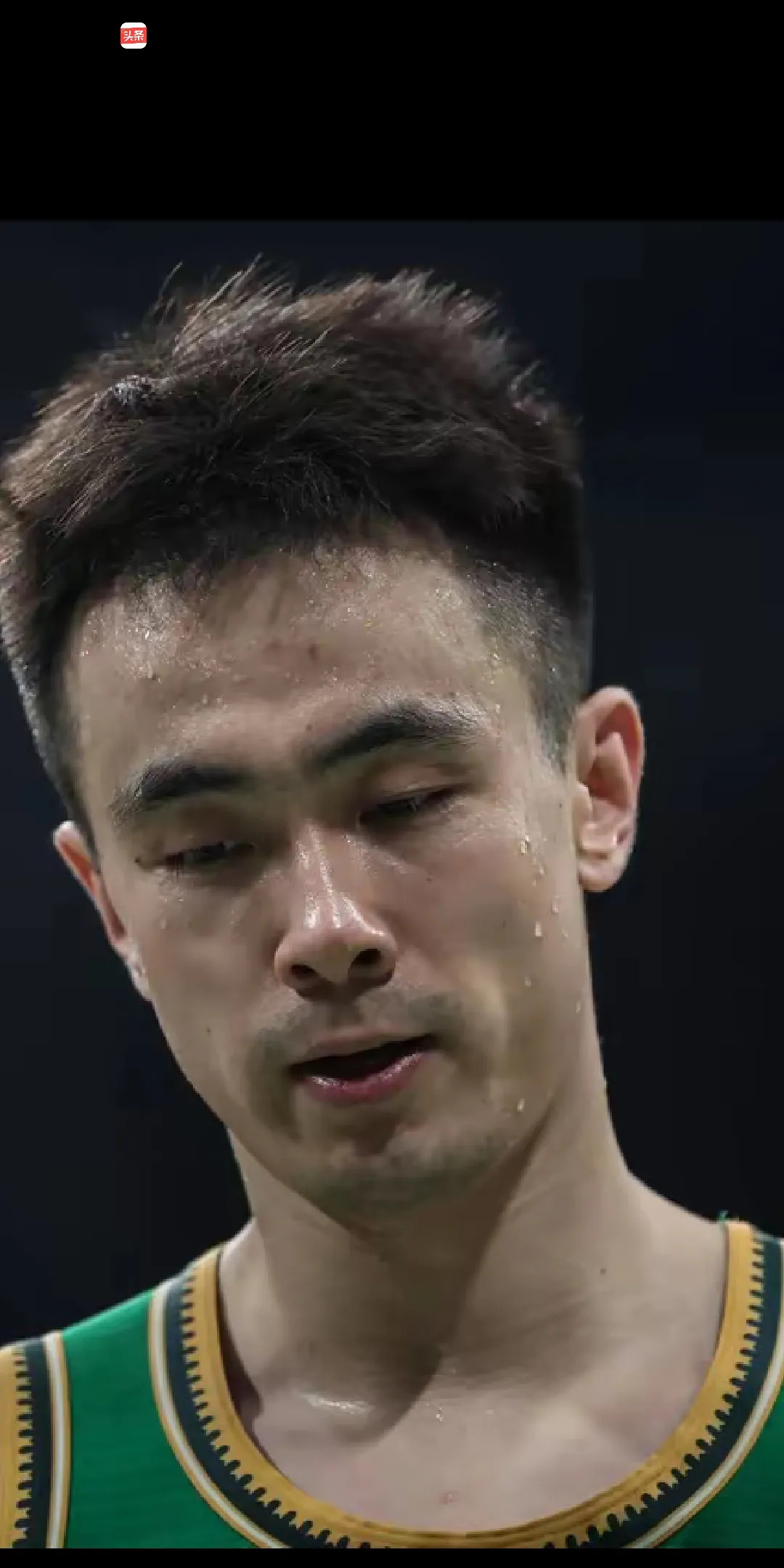 赛前压力之下,球员表现出色斩获胜利 赛前压力之下,球员表现出色斩获胜利