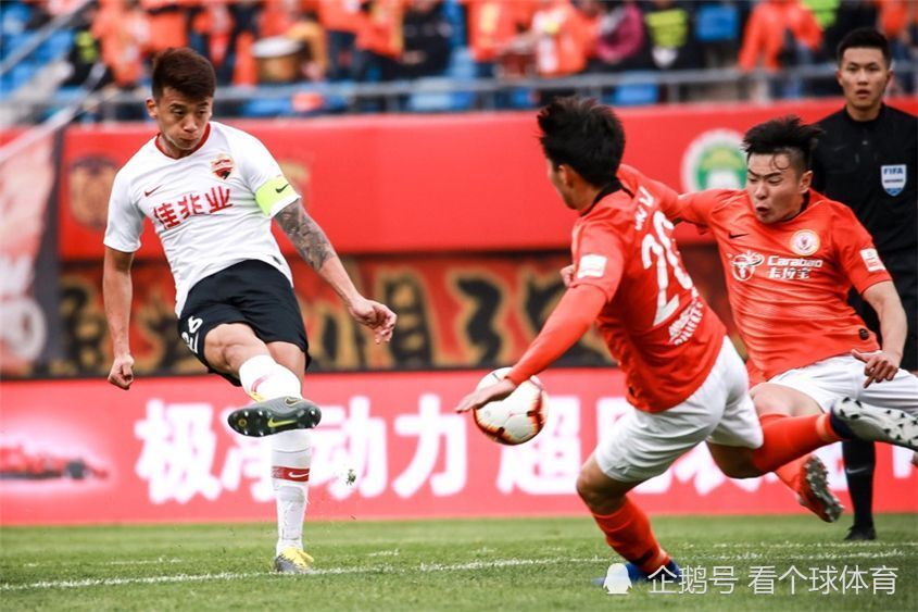 天津泰达击败深圳佳兆业,获得一场痛快胜利 天津泰达击败深圳佳兆业,获得一场痛快胜利