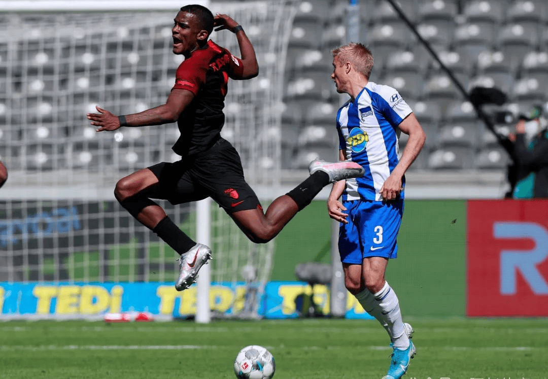 柏林赫塔全队合力拼搏,成功击败对手取得胜利 柏林赫塔全队合力拼搏,成功击败对手取得胜利