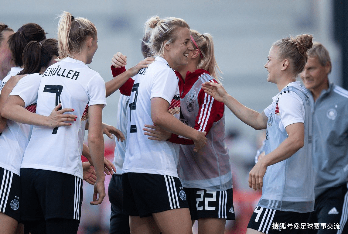 关于世界女足比赛回顾分析，球队实力对比的信息
