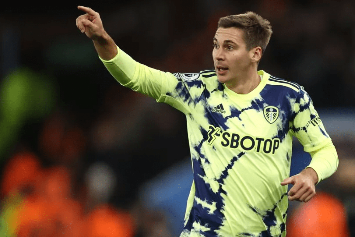 利兹联后卫因轻伤缺席一场比赛,待定复出时间的简单介绍 利兹联后卫因轻伤缺席一场比赛,待定复出时间的简单介绍