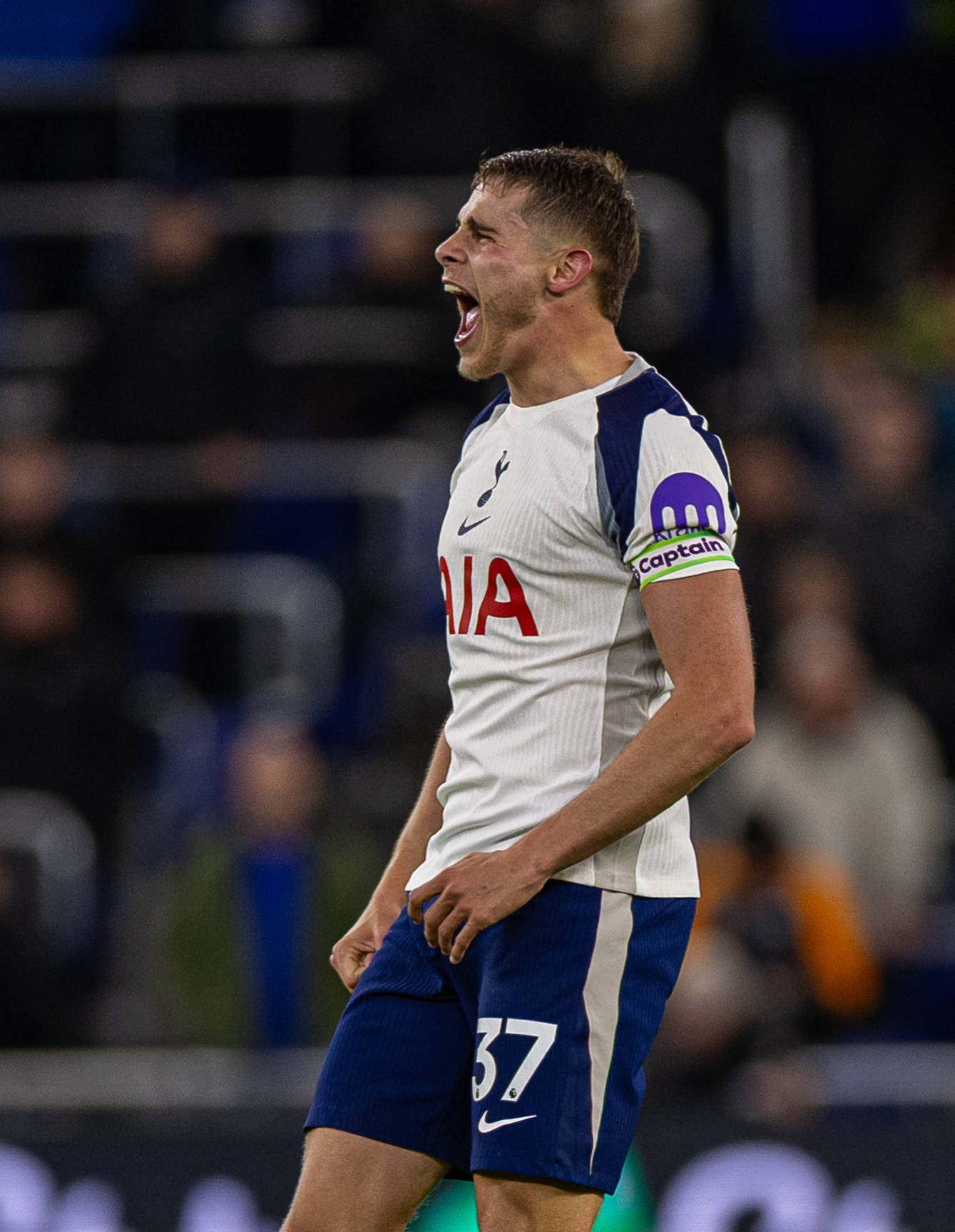 热刺主教练公开批评球员态度问题